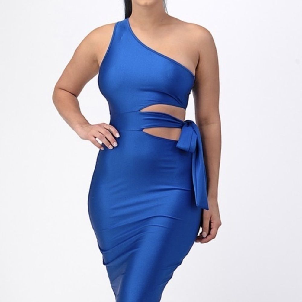 🔥One Shoulder Dress With Side Cut Out Midi Dress